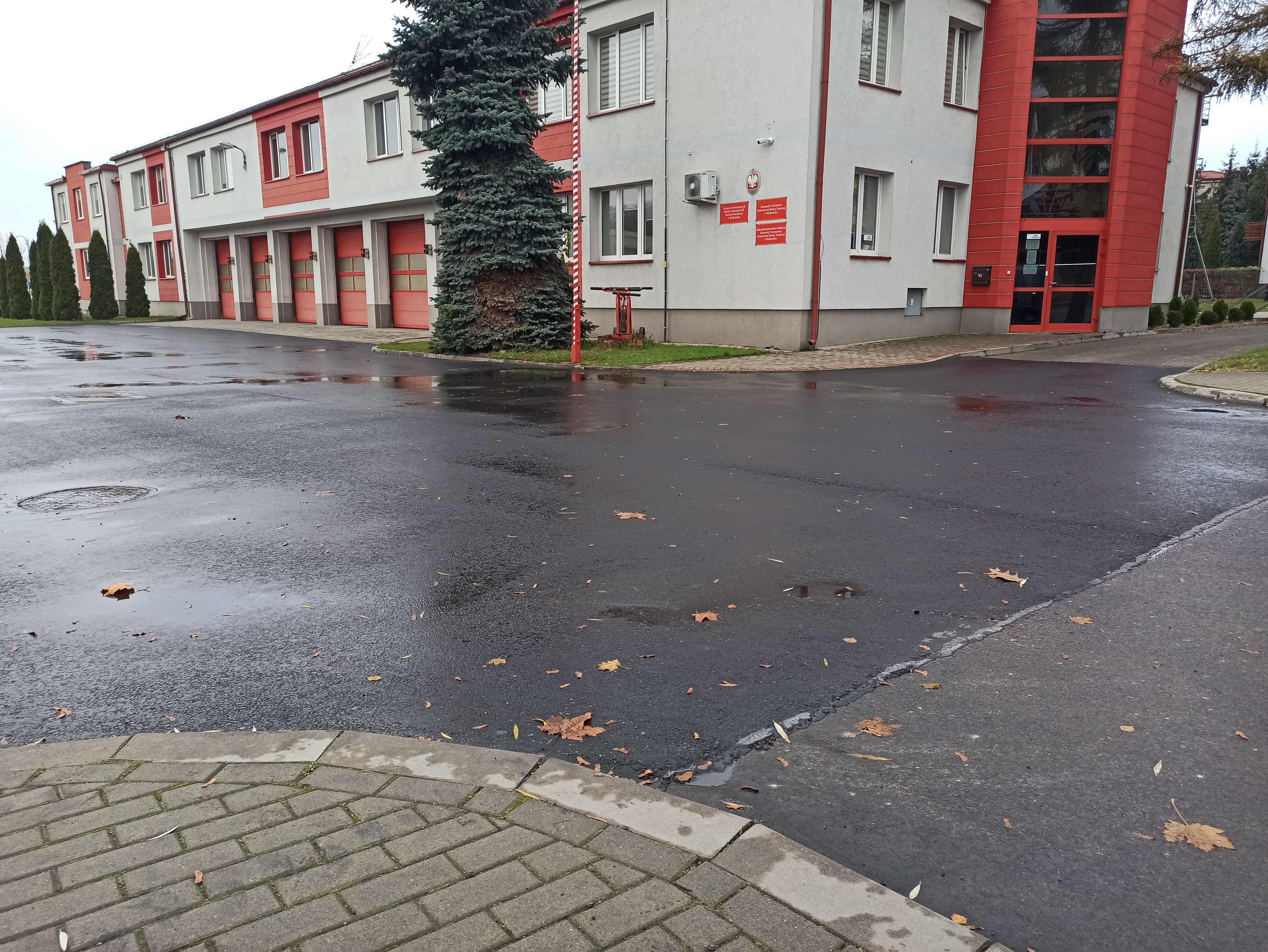 Kolejne drogi z nowymi nakładkami asfaltowymi